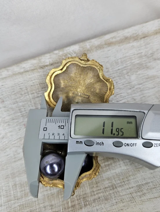 Vintage 1960s Estee Lauder Perfume Compact Gold Tone Floral Pumpkin Youth Dew - Picture 12 of 12